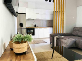 2 Bedroom Family Apartment with Free Parking